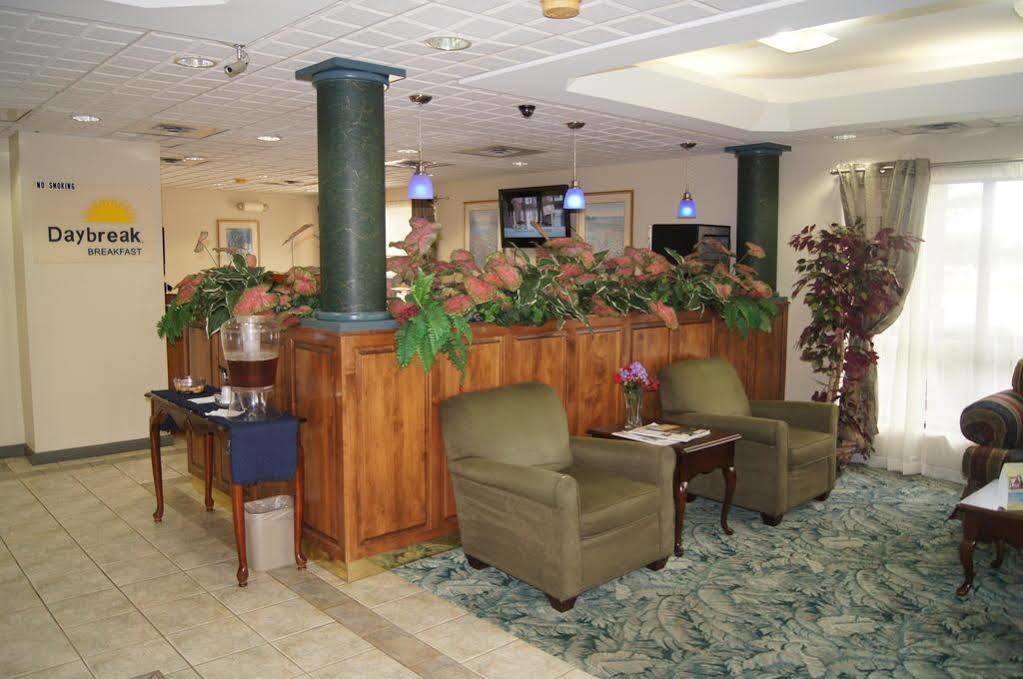 奥克格罗夫/坎贝尔堡戴斯酒店 外观 照片